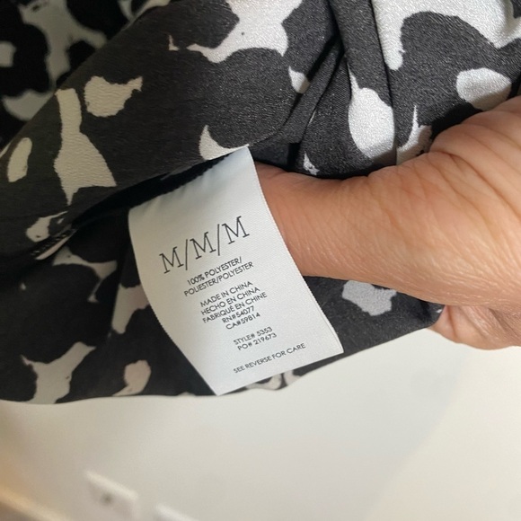 Cabi Black and White Dressy Tank Top Size Medium - Picture 4 of 10